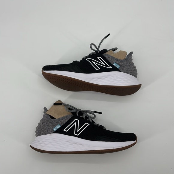 New Balance Women's Black and Gray Running Shoes - Picture 5 of 13